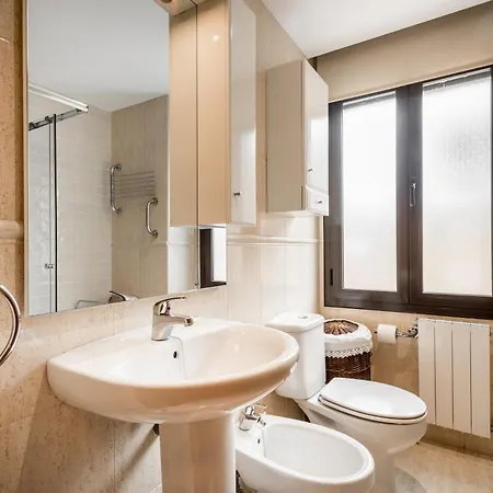 Pirenne Apartamento *